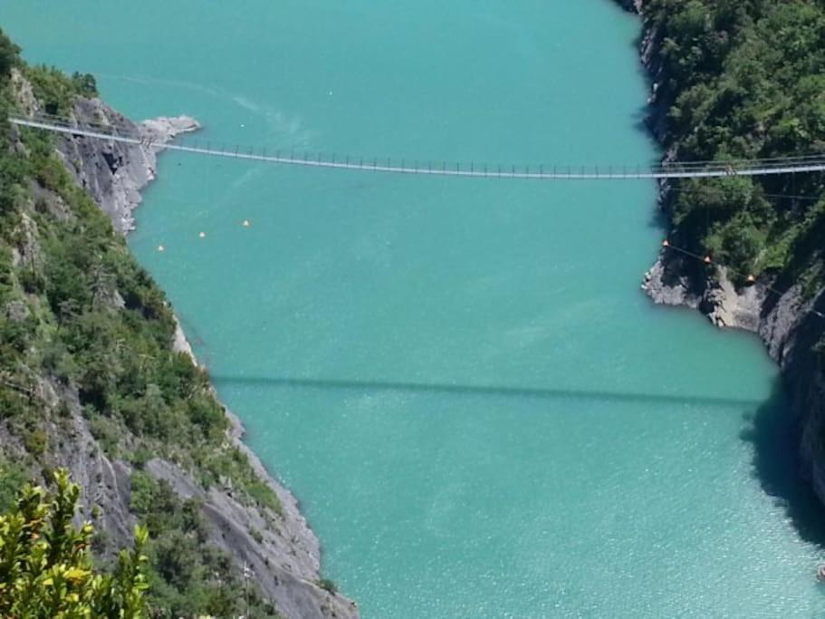 Gite De Charme : La Grange Au Lac Azur Treffort  Eksteriør bilde