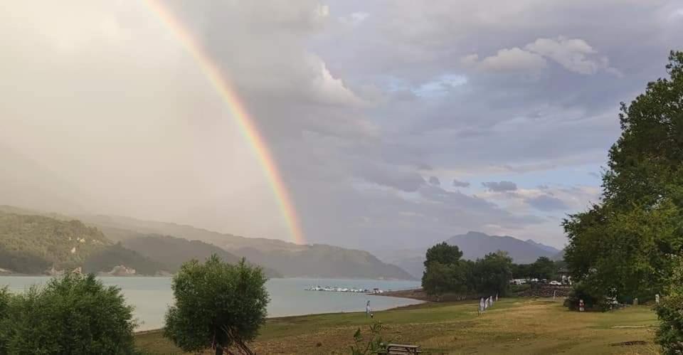 Gite De Charme : La Grange Au Lac Azur Treffort  Eksteriør bilde